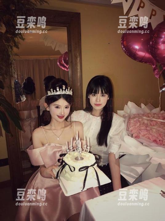 www.17线路最新热门消息，少女视角带你吃瓜看世界！