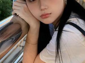 最新www.17视频直达入口，妹子也疯狂的吃瓜神器！