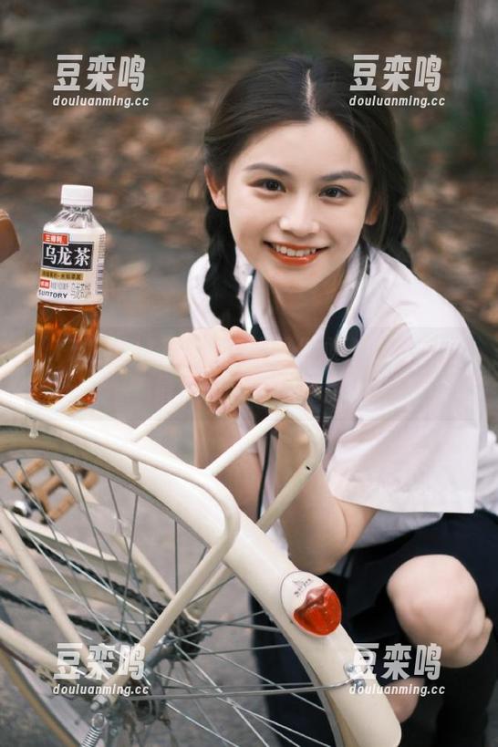 17吃瓜在线帮你永久在线捕捉最新最大吃瓜热点