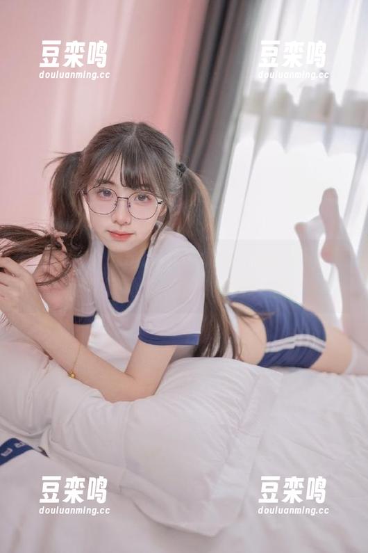 下载51cgfun吃瓜app，实时追踪明星动态，爆料全在这里！