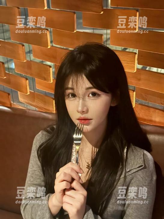 51吃瓜 在线用51吃瓜下载,女生轻松掌握最新娱乐八卦动态