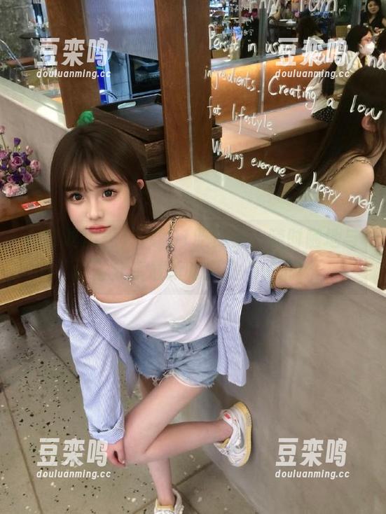 下载91吃瓜王，随时随地与闺蜜分享最新吃瓜热点资讯！