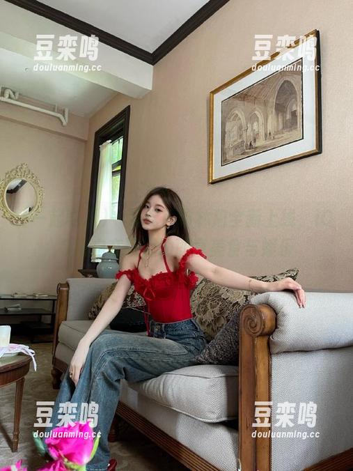 一起吃瓜 一起吃瓜翰林府全新上线,iOS用户在线互动即享美食与娱乐