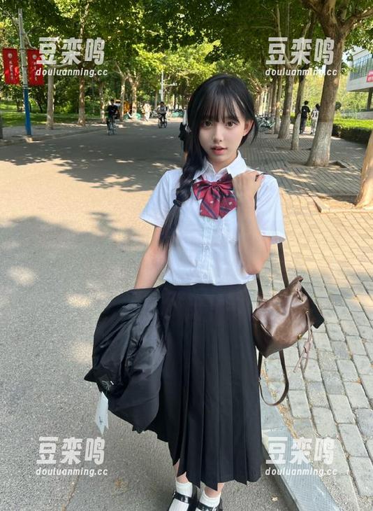 吃瓜黑网最新传送门上线，独家线路保障吃瓜体验不卡顿