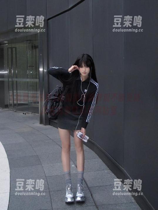 我要吃瓜群 动漫游戏新鲜瓜不断更新,尽在我要吃瓜群网站里