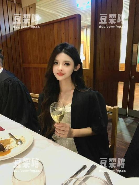 跟我一起逛最新吃瓜网红事件网站入口超便捷！