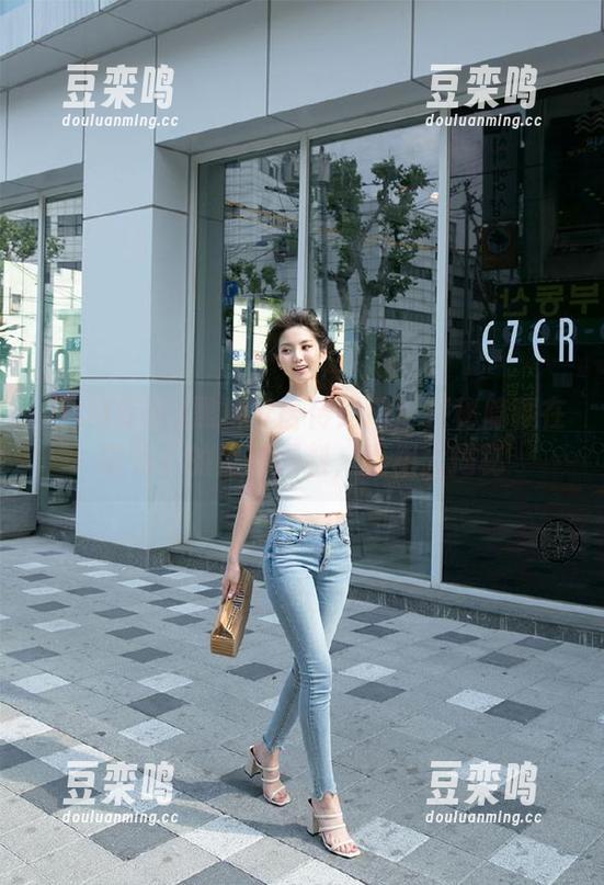 黑料专区传送门：探秘隐藏在阳光下的黑暗黑料，真相大揭秘