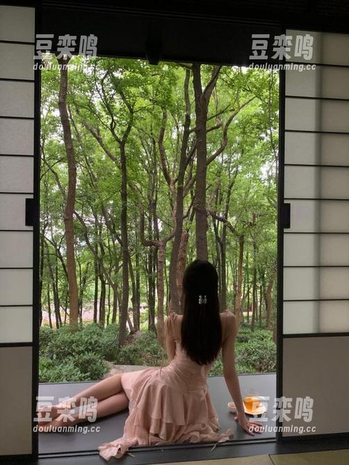 新月导航合作黑料吃瓜网，打造最强娱乐资讯平台