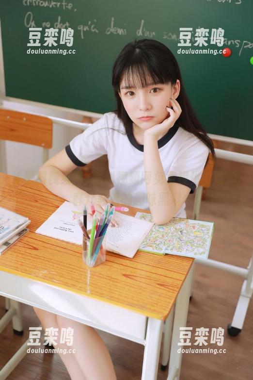 黑料视频网免费提供，吃瓜群众必看的趣味黑料